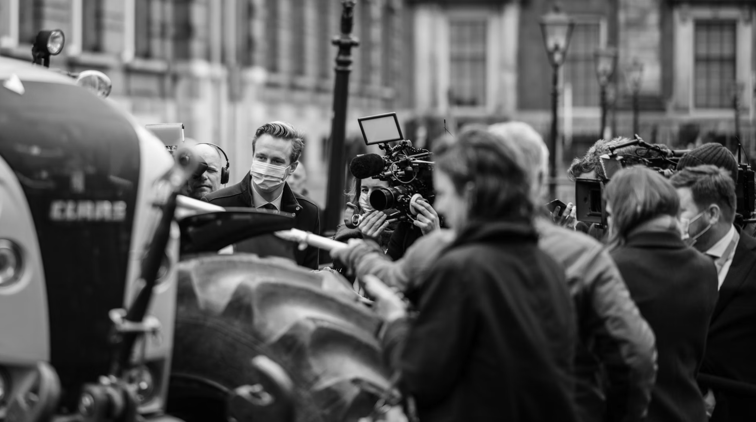 Shrinking Newsrooms Challenge Arizona Journalists